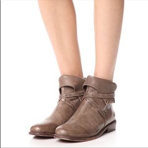 Free People Alamosa taupe leather ankle booties